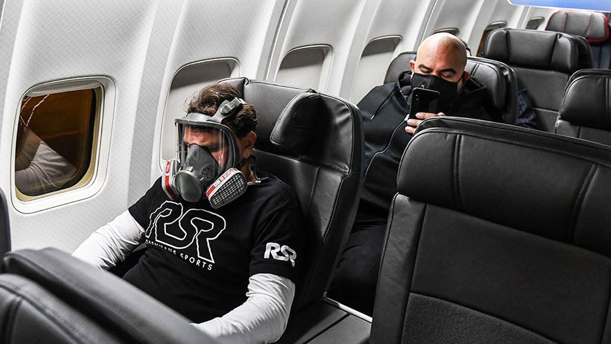 Airlines may revoke flying privileges for passengers who don’t wear masks