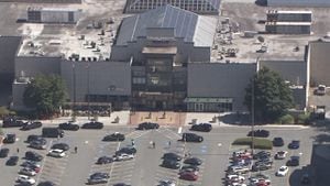 Armed Robbery Attempt At Town Center Mall: 'We All Prayed And We