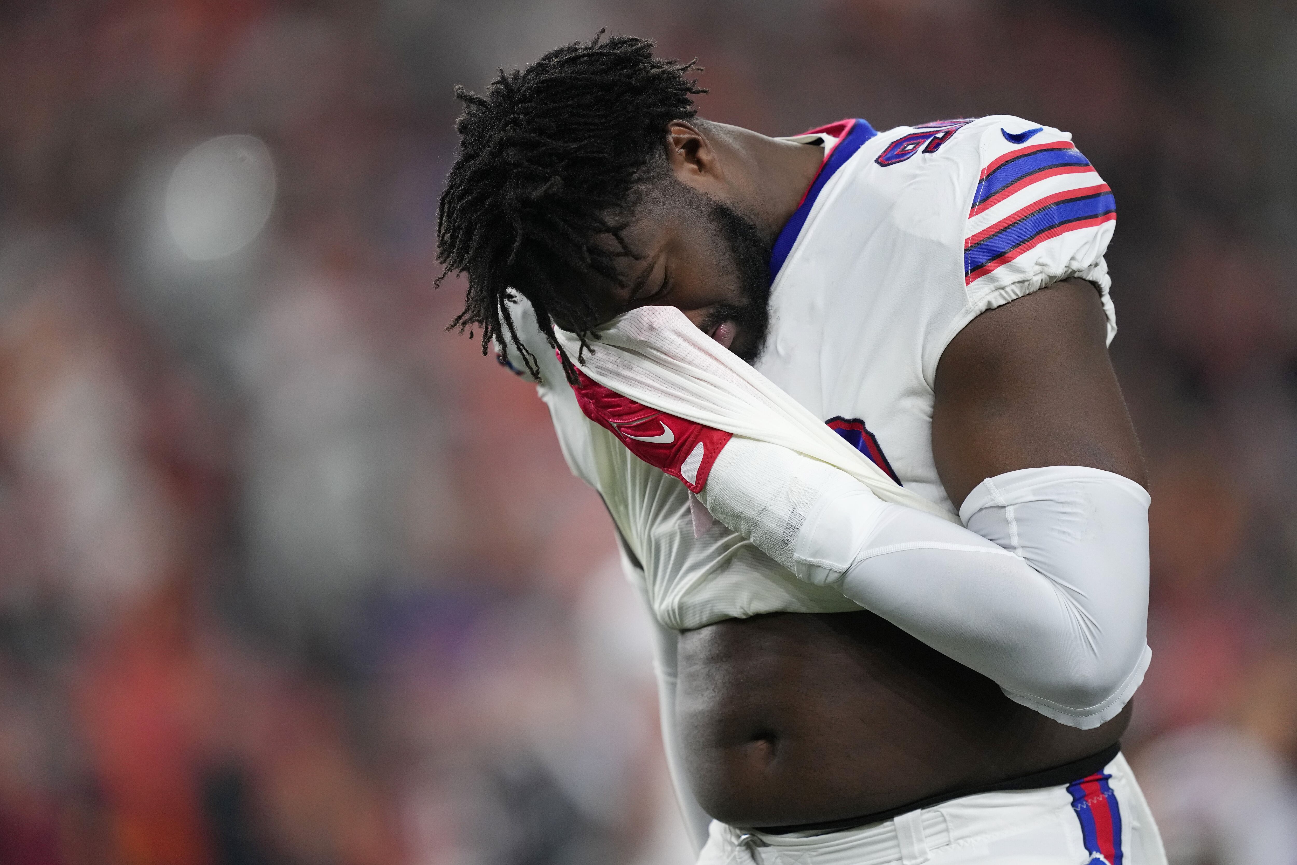 NFL teams honor Damar Hamlin in regular season finale, Bills teammate Hines  scores 2 kickoff return TDs in win – The Denver Post